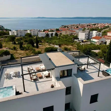 Apartment Ivano With Pool & Jacuzzi *