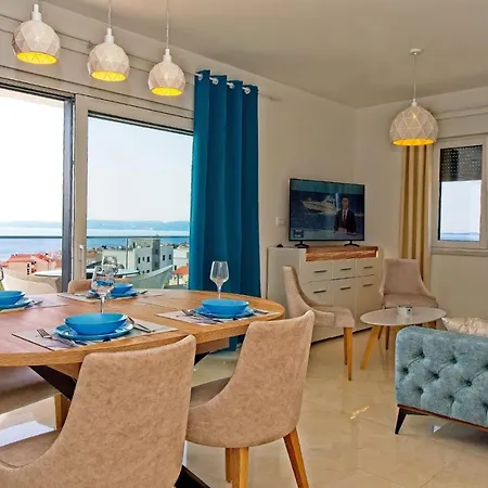 Ivano With Pool & Jacuzzi Apartment *